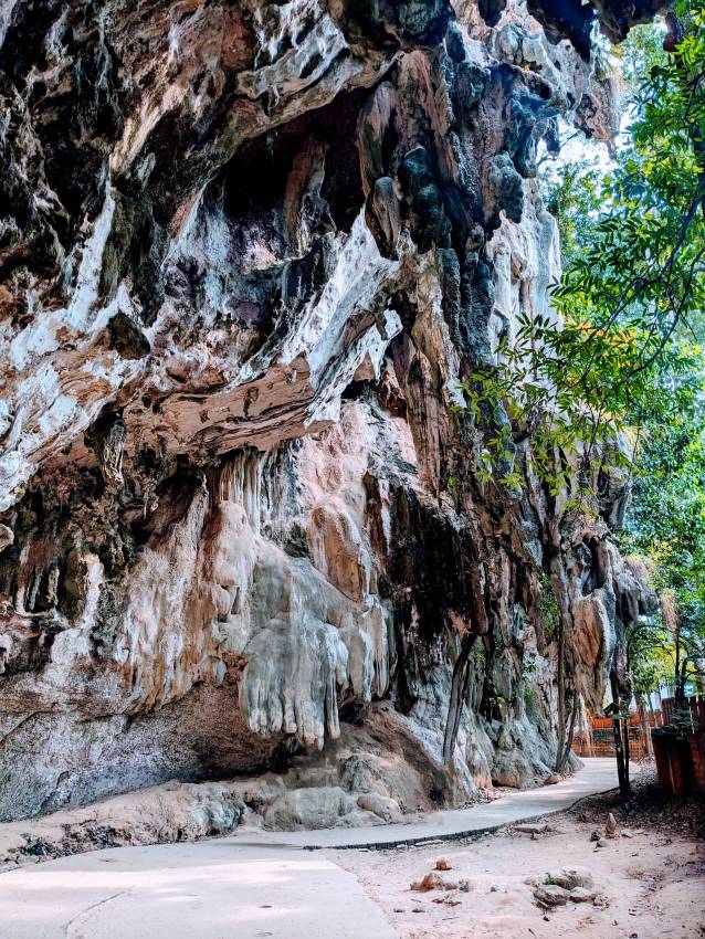 Railay Beach sziklái - Thaiföld, Krabi - Come With Me Blog