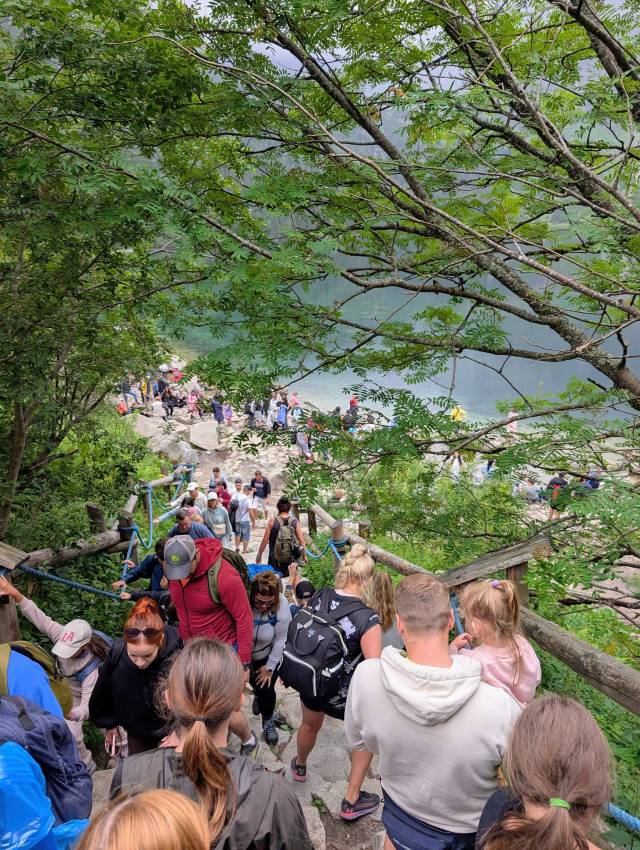 Tömeg a Morskie Okonál