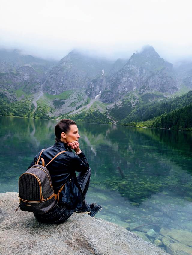 Pici pihenő a Morskie Oko partján, mielőtt teljesen eleredne az eső